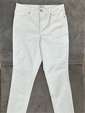 Crown And Ivy Jeans Women’s Sz 10 R 31x26 White Wash High Rise Skinny Crop